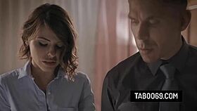 Adriana Chechik ztrácí prdelní panenství s profesorem