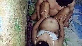 แม่สามีชาวอินโดนีเซียยอมให้หีบใหญ่เย็ดในฉากเฮนไตส์สุดแรง