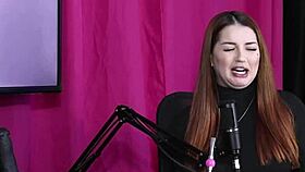 ainda não viu um pau estranho mas o saco era muito caído e apesar de achar nojento teve que dar uma lambida - malu paz sheer red