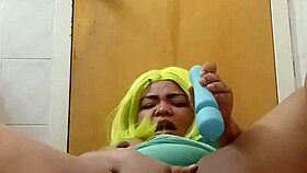 Sexycumminmypussy squirts like the water park