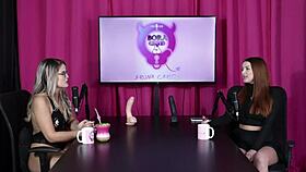 ainda não viu um pau estranho mas o saco era muito caído e apesar de achar nojento teve que dar uma lambida - malu paz sheer red