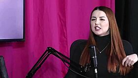 ainda não viu um pau estranho mas o saco era muito caído e apesar de achar nojento teve que dar uma lambida - malu paz sheer red