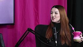 ainda não viu um pau estranho mas o saco era muito caído e apesar de achar nojento teve que dar uma lambida - malu paz sheer red