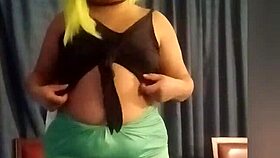 Sexycumminmypussy squirts like the water park