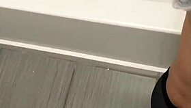 Hotel slut hooker screams in wild encounter!