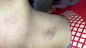 स्लिम लड़की टेनेंट को फुल हिंदी ऑडियो चुदाई मूवी में चोदती है