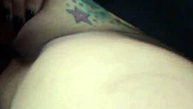 a loira gozada na buceta no carro