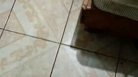 desconocida sola y triste a media noche me pide que la acompañe y le rompí el culo video real con creampie anal