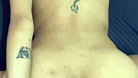 my friend fucks my ass but it hurts me that he puts his dick in me ass me duele que me den por el culo pero disfrut� su semen caliente dentro