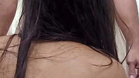 Housewife gets an amateur creampie at home