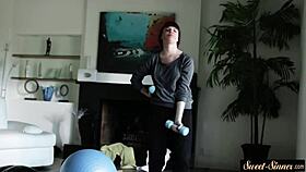 Bootylicious stepmom screwed in the bedroom