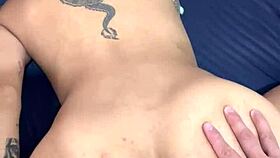 my friend fucks my ass but it hurts me that he puts his dick in me ass me duele que me den por el culo pero disfrut� su semen caliente dentro