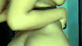 dancing and kissing sexy moves