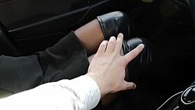 Teen Blowjob And Cumshot In Cold Car