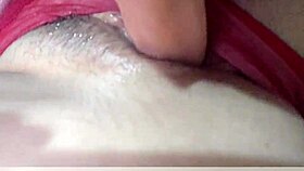 i'm so horny, i put it in my hairy pussy