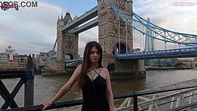 i was flashing my hairy pussy in london while wearing a skirt in public