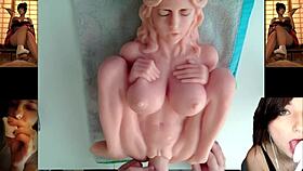 Kokos Victoria Rubs Feet for Your Pleasure