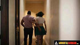 Casey Calvert ร้อนโดนกลุ่มเย็ดแรงพร้อมดูดลึกและสอดทวาร