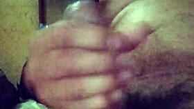 ron cachondo gets loose and masturbates in gay scene