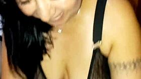 A Marco le enseño la lencería sexy que me compré, se le paró y se la mamé