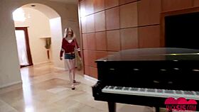 Inexperienced Teen 18+ Gets The Sex Test