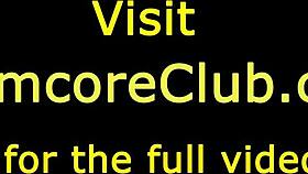 Pelakon porno glamcore berlekuk dibongkok, kena bonjok kuat kontol besar!