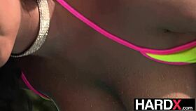 Красотка Ния Накки принимает жесткий анал от HardX