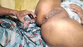 नए विलेज कपल फर्स्ट टाइम एनल सेक्स फिंगरिंग के साथ ट्राई करते हैं