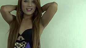 Small tits ladyboy jerks off her dick 😏