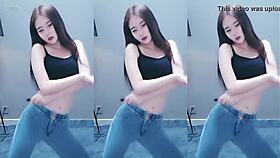 gái trung quốc nhảy với điệu rung mông nứng lồn