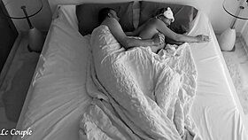 와, 아마추어 커플 뜨거운 밤 섹스 히든캠에 잡혀 거대한 사정! 😍