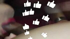 What does La Potra Aleja do with delivery guy and toys?