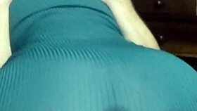 dei um ch� de bucetinha do meu marido, fucking amateurs sexy wife hard