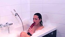 solo bathing shemale tugs