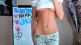 Girl feels pleasure masturbating on cam