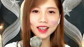 สาวสวยเกาหลีตื่นตาตื่นใจด้วยปากร้อนในไลฟ์แคม