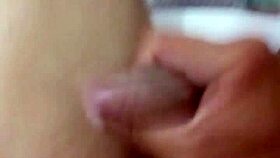 Tvrdá masturbace s detailními sexy pohyby