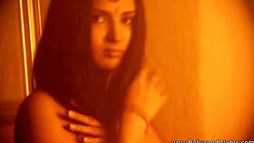 Cute Indian lady dances erotically in striptease