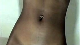 Twerking On Vib-Dildo With Intense Pleasure