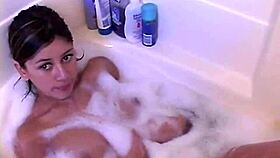 Trixie Teen Bathes Pussy