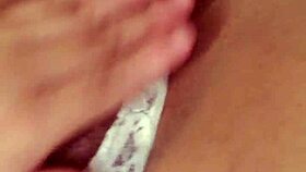 Novinha gemendo gostoso - parte 1