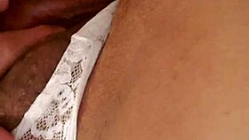 Novinha gemendo gostoso - parte 1