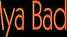 مايا بادز تظهر صدرها الأسود الكبير وهي تمارس العادة السرية على زبها الوحشي لوحدها