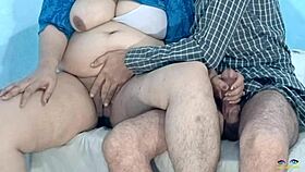 लाउड मोन्स के बीच, देसी वाइफ नेतु बिग ऐस के लिए रफ हार्ड ऐनल चाहती है।