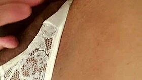 Novinha gemendo gostoso - parte 1