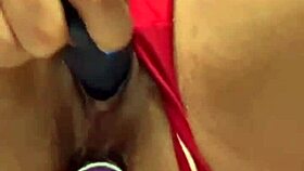 Greluda Gostosa Enjoys Sensual Lesbian Play