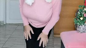 Hey MariaOld, how do you shake those huge natural boobs so hot?