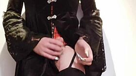 i'm selena the shemale in high heels n stockings, masturbatin to orgasm