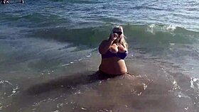 Het milf onanerer på stranden så geil ute