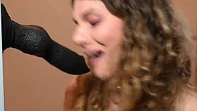 zeta paws deepthroats that dildo so good 😍